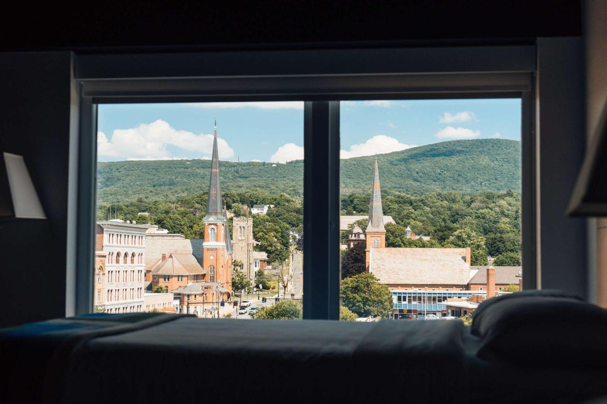 Hotel Downstreet, Ascend Hotel Collection 노스아담스 외부 사진