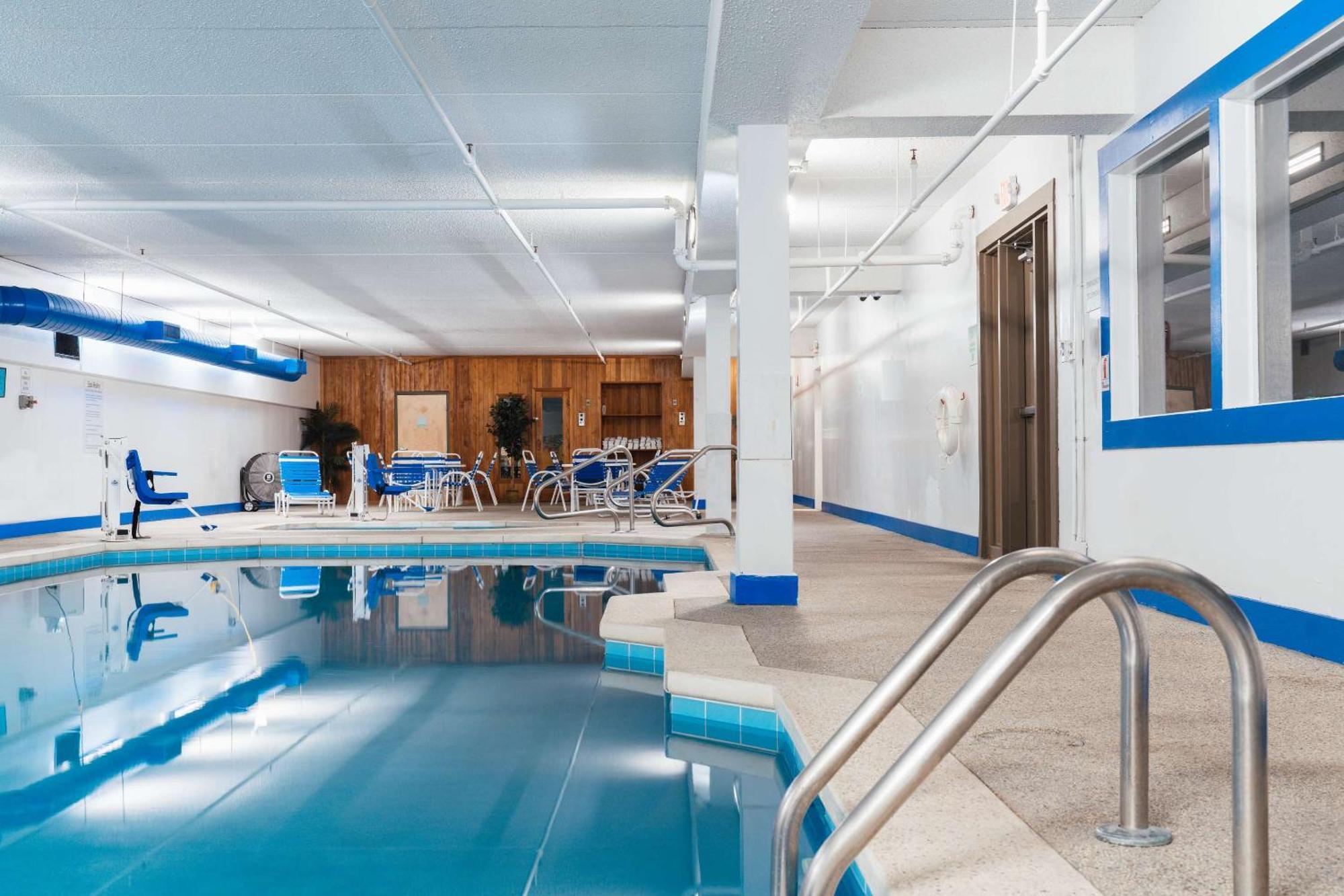 Hotel Downstreet, Ascend Hotel Collection 노스아담스 외부 사진