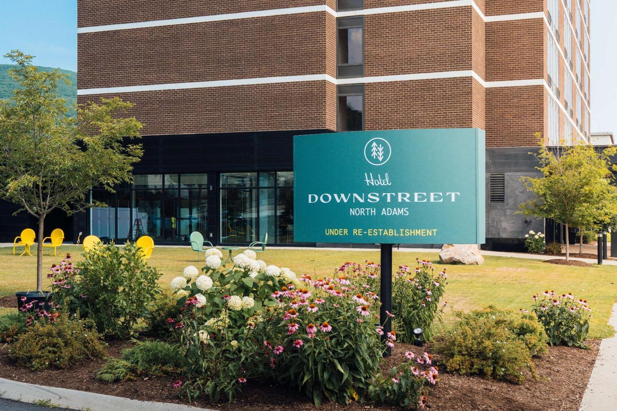 Hotel Downstreet, Ascend Hotel Collection 노스아담스 외부 사진