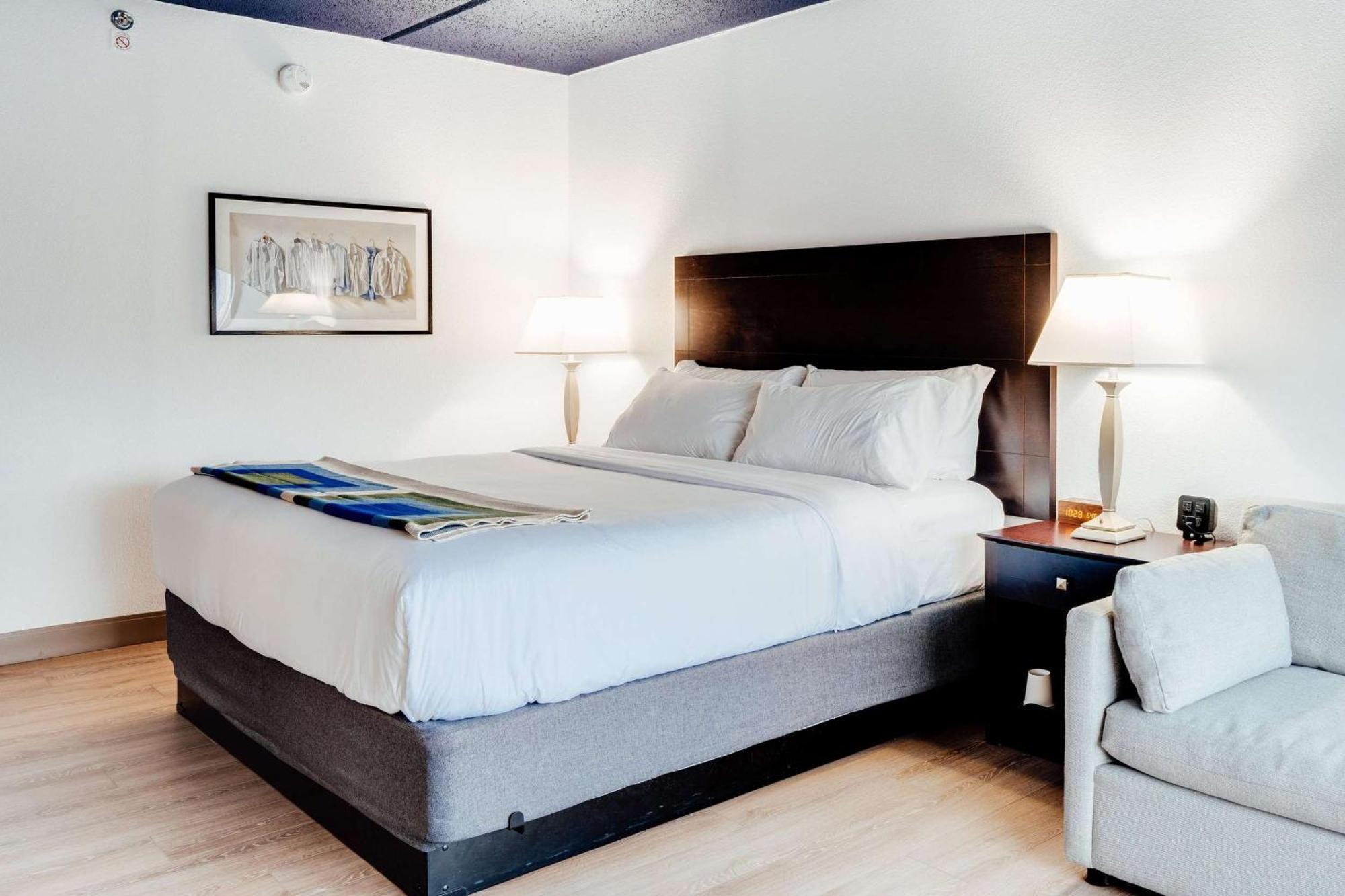 Hotel Downstreet, Ascend Hotel Collection 노스아담스 외부 사진